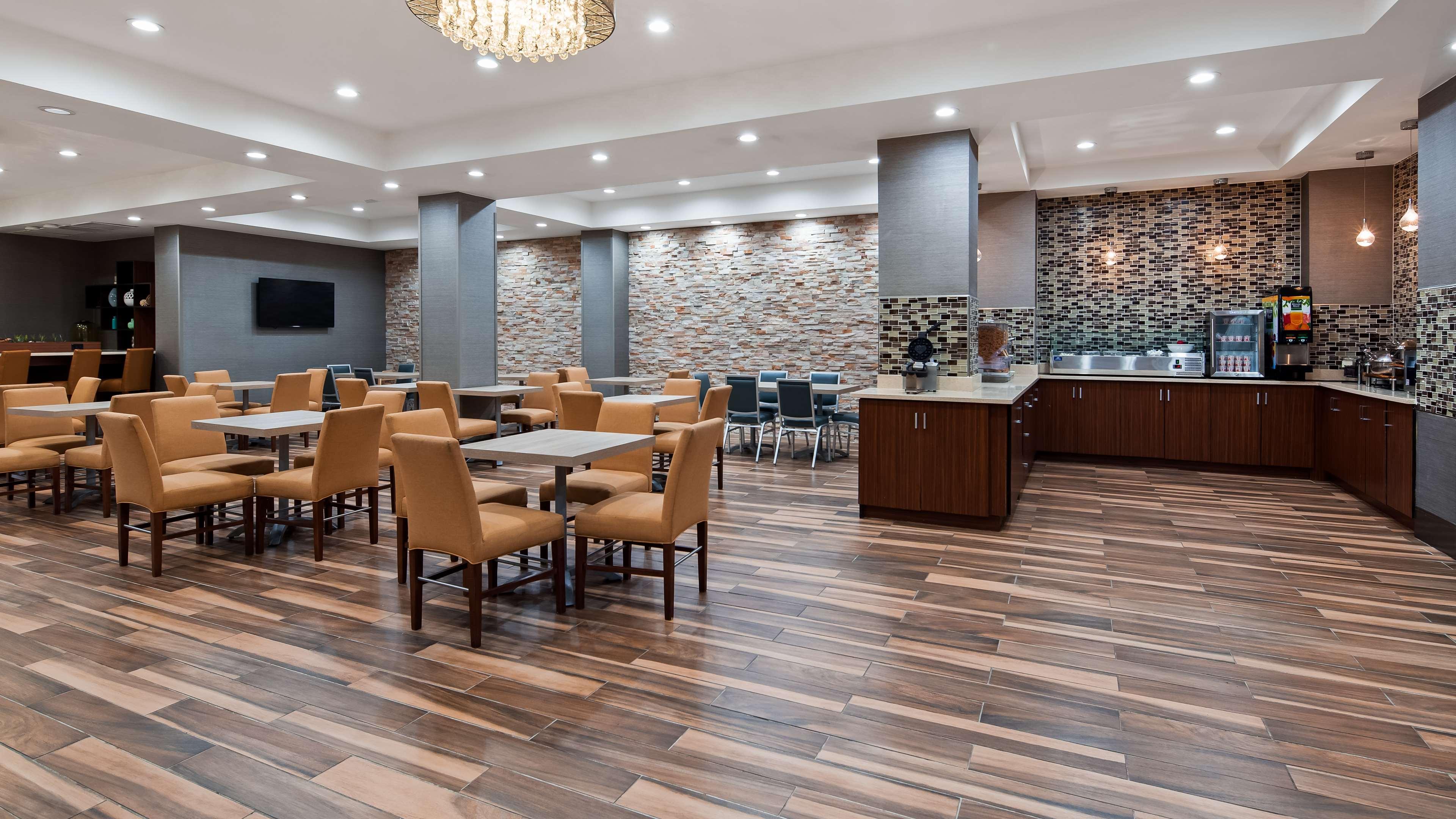 Best Western Plus Philadelphia Convention Center Hotel Exterior photo